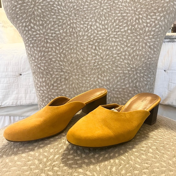 Universal Thread Shoes Mustard Yellow Mule Shoes With Heel Great